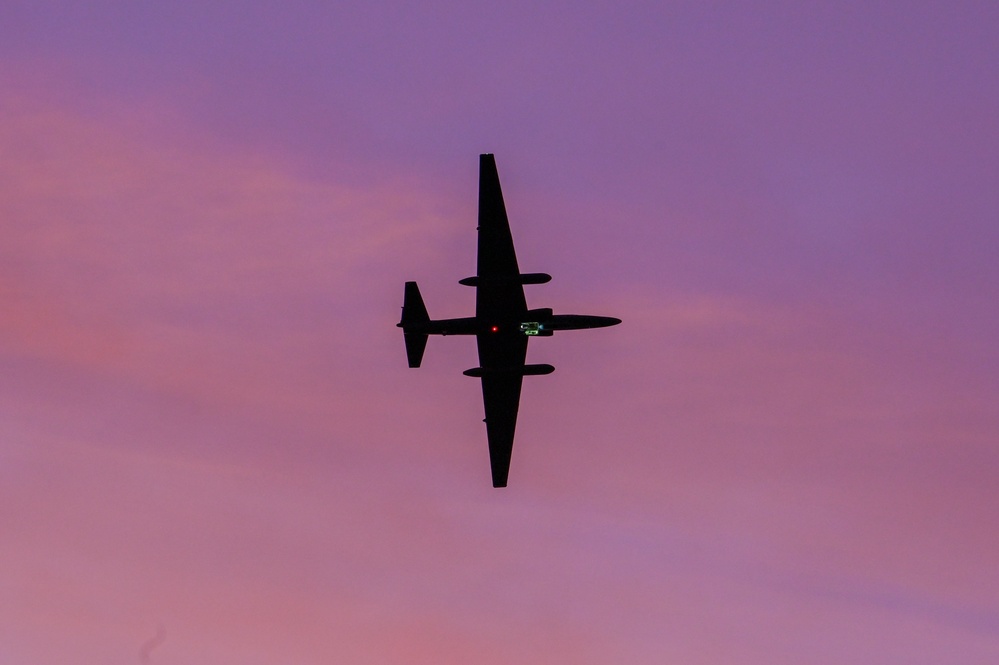 U-2 Dragon Lady flies during dusk