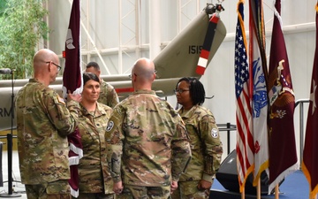 Lyster welcomes new commander