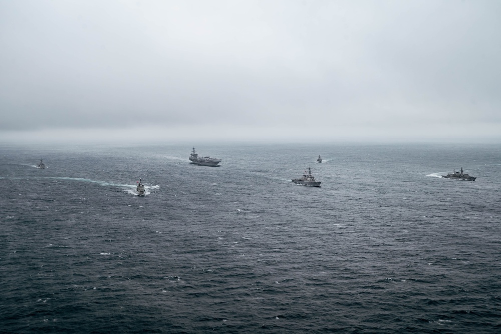 George Washington Participates in Bilateral Exercises with Chile