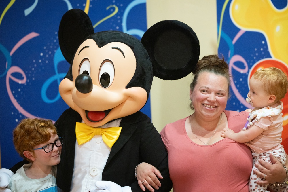 Blue Star Families and Disney Host Family Event
