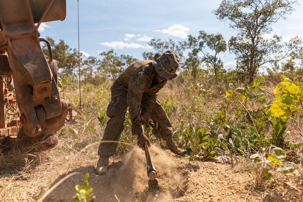 MRF-D 24.3: U.S. Marines, Australian Army move gun positions during Thunder Walk 24