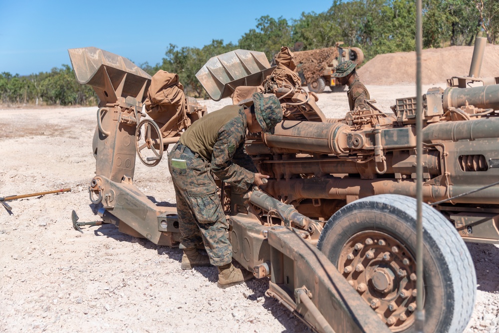 MRF-D 24.3: U.S. Marines, Australians move to firing position during Thunder Walk 24