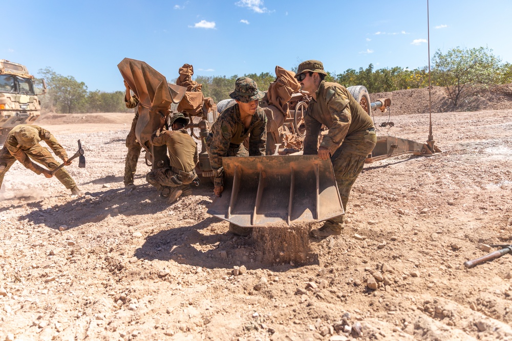 MRF-D 24.3: U.S. Marines, Australians move to firing position during Thunder Walk 24
