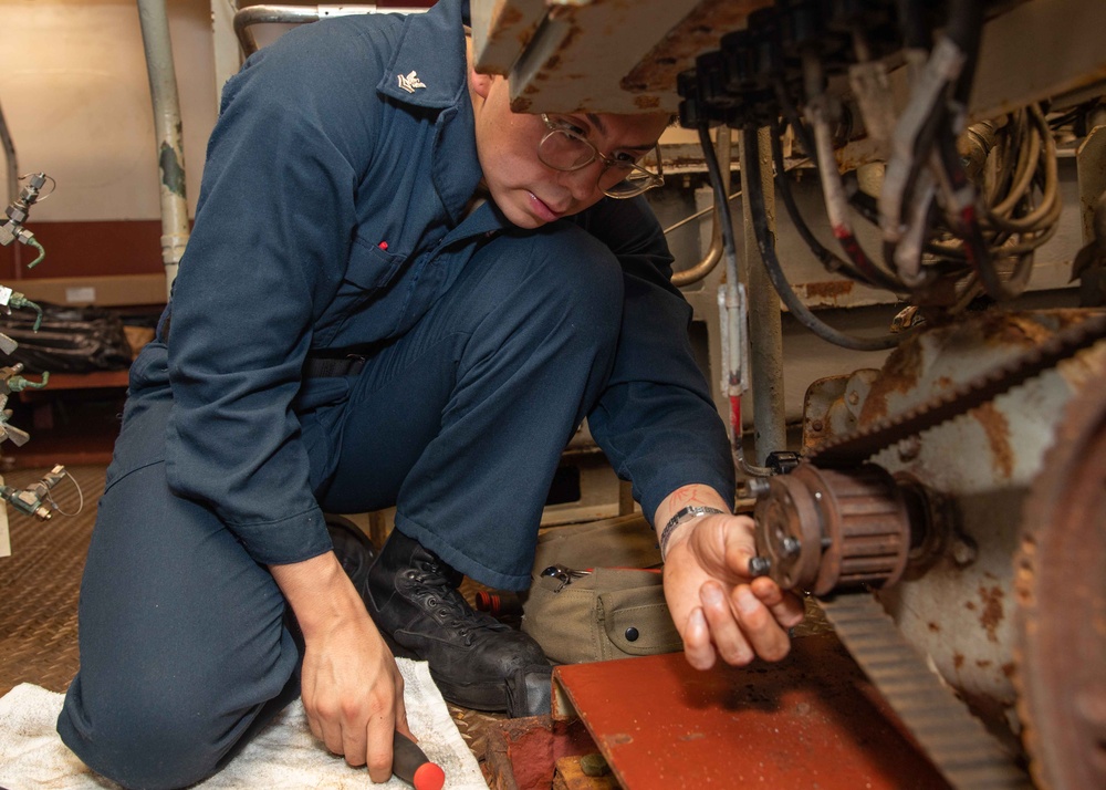 Maintenance aboard USS Robert Smalls