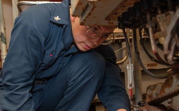 Maintenance aboard USS Robert Smalls