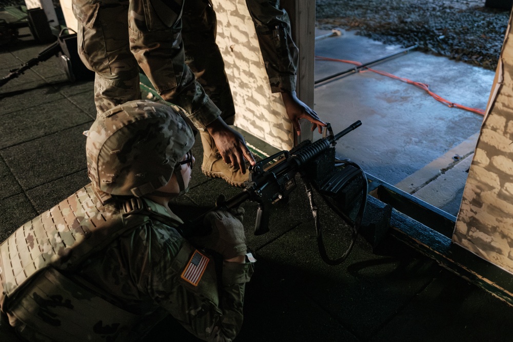 U.S. Army Reserve Soldiers Simulate Weapons Training