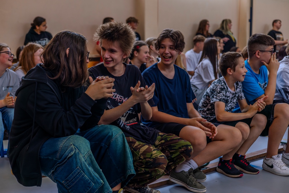 V Corps &amp; USAG Poland Soldiers Visit Poznan Sports School