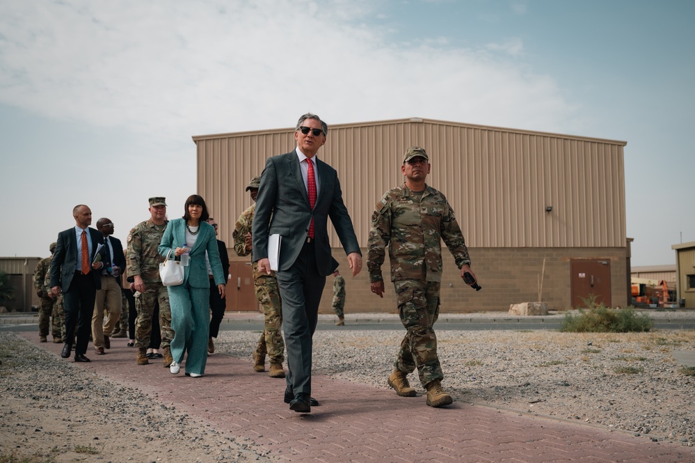 Representative French Hill Visits the 386th AEW