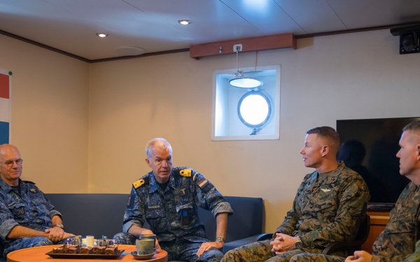 TF 61/2, STRIKFORNATO tour the Johan de Witt