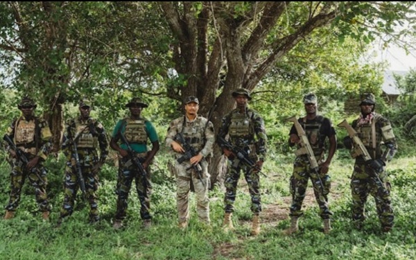 Manda Bay, Kenya (MBK)-US Army and Kenyan Marines Conduct Joint Patrol