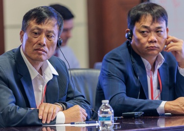 USACE hosts Vietnamese Delegation