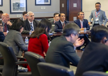 USACE hosts Vietnamese Delegation