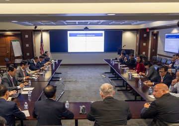 USACE hosts Vietnamese Delegation
