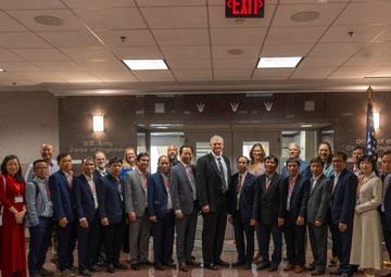 USACE hosts Vietnamese Delegation