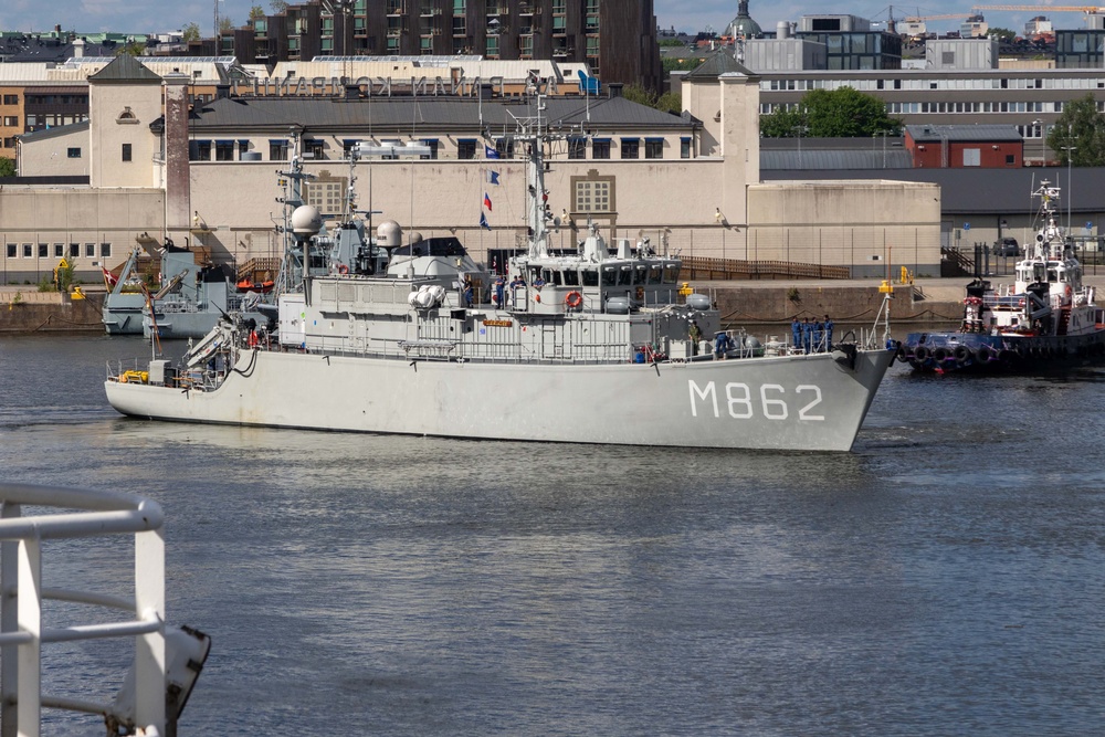 BALTOPS 24 Ship Transits Through Sweden