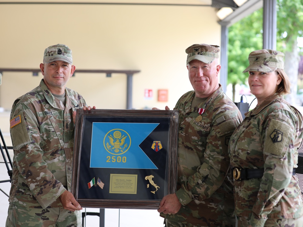 2500th Digital Liason Detachment Conducts Change of Command