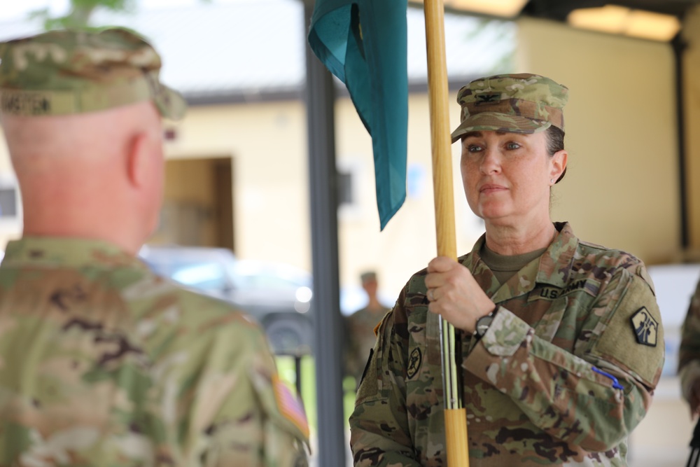 2500th Digital Liason Detachment Conducts Change of Command