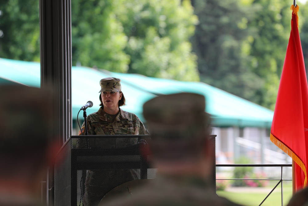 2500th Digital Liason Detachment Conducts Change of Command