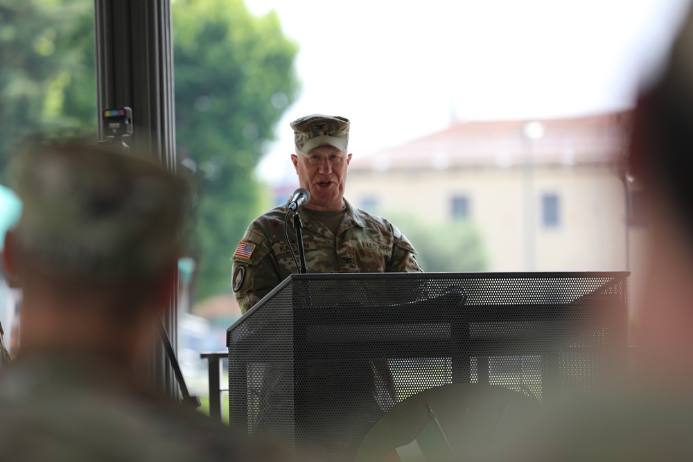 2500th Digital Liason Detachment Conducts Change of Command