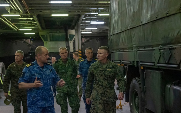 TF 61/2, STRIKFORNATO tour the Johan de Witt