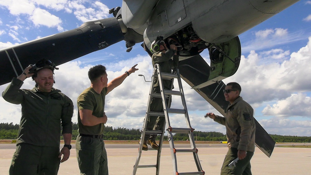 VMM-365 (REIN), 24th MEU (SOC) Aircraft Maintenance in Sweden