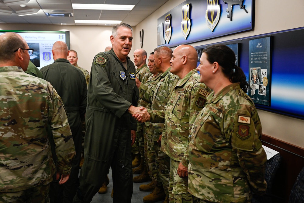 Gen. Minihan visits Niagara