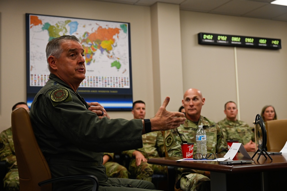 Gen. Minihan visits Niagara