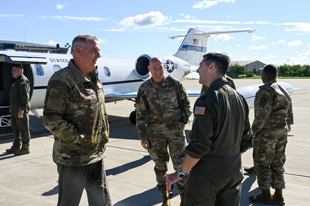 Gen. Minihan visits Niagara