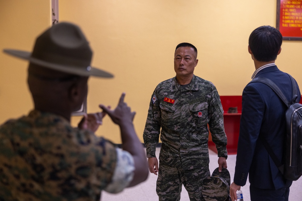 Republic of Korea Sgt. Maj. Visits MCRD San Diego