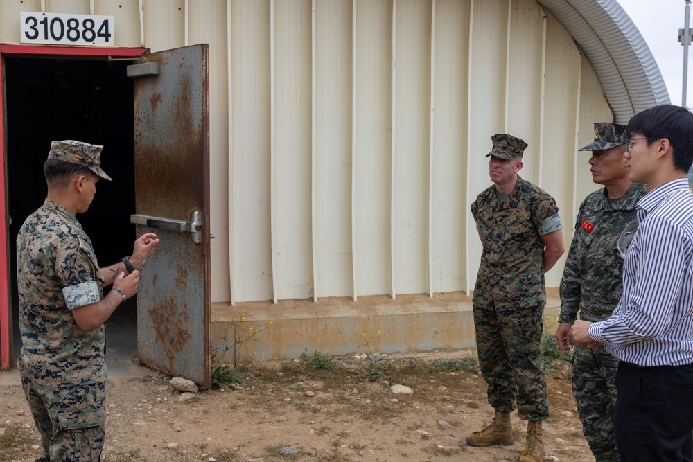 Republic of Korea Sgt. Maj. Visits MCRD San Diego