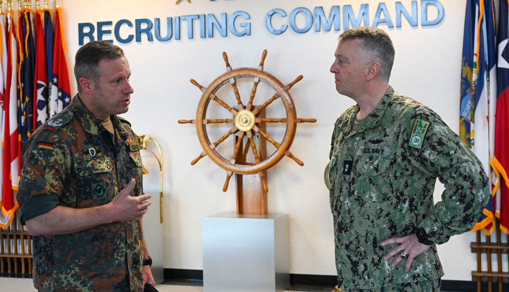 Commander, Navy Recruiting Command welcomes German Armed Forces Recruiting Department