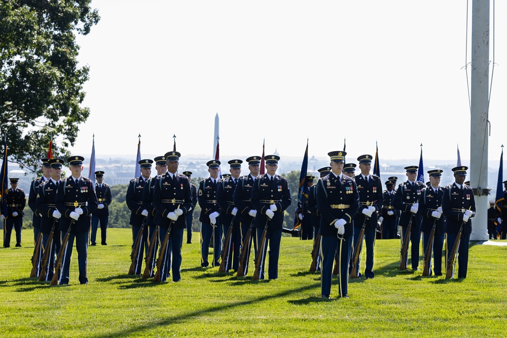 U.S. Army Soldiers support Army Full Honor Arrival ceremony in honor of the Chief of Staff of the Army (Spain)