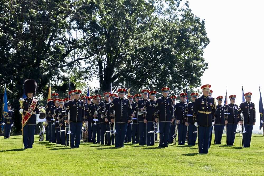 U.S. Army Soldiers support Army Full Honor Arrival ceremony in honor of the Chief of Staff of the Army (Spain)