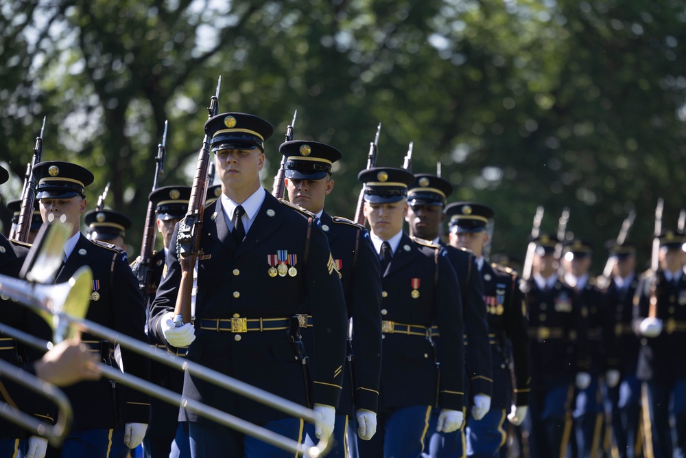 U.S. Army Soldiers support Army Full Honor Arrival ceremony in honor of the Chief of Staff of the Army (Spain)