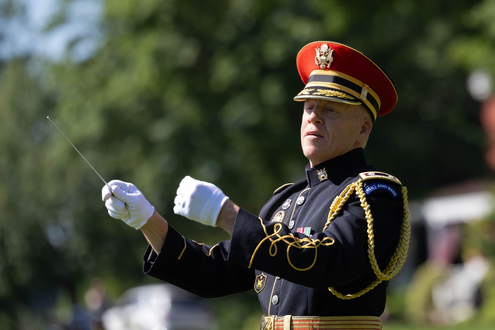 U.S. Army Soldiers support Army Full Honor Arrival ceremony in honor of the Chief of Staff of the Army (Spain)