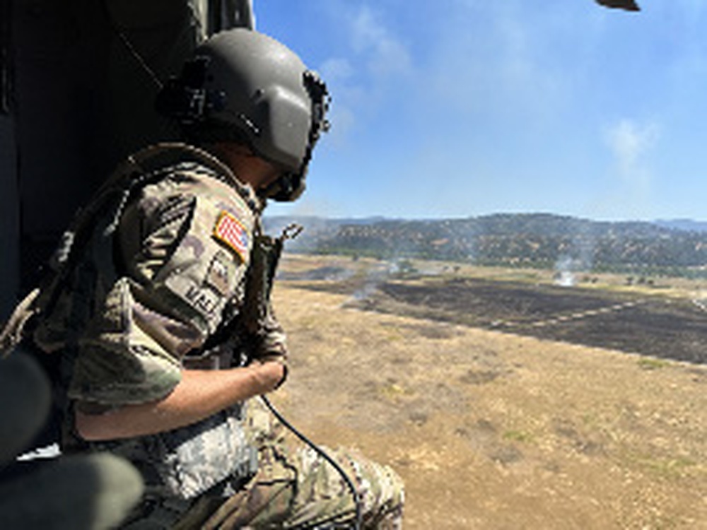 DVIDS - News - Rapid Response, Soaring to Extinguish Fires