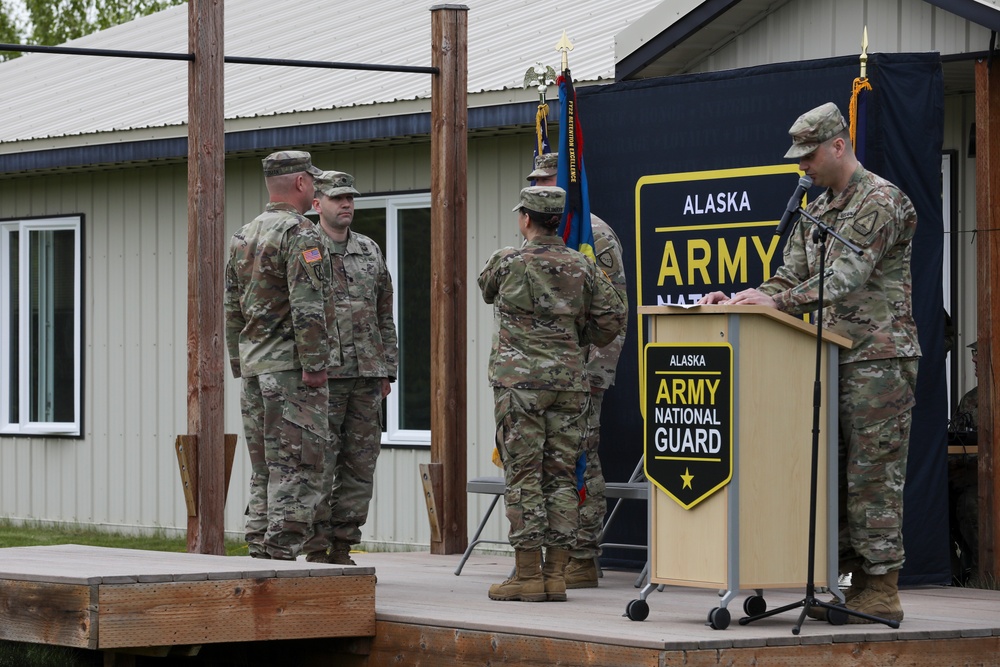 Recruiting and Retention Battalion Passes the Colors