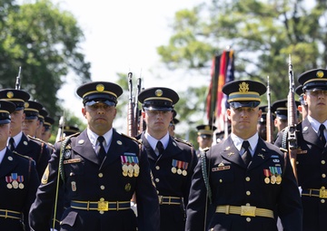 U.S. Army Soldiers support Army Full Honor Arrival ceremony in honor of the Chief of Staff of the Army (Spain)