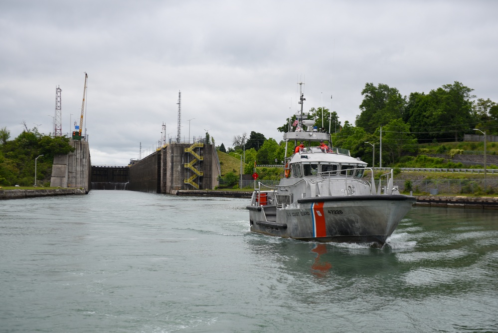 DVIDS - Images - Coast Guardsmen transit final 47-foot Motor Lifeboats ...