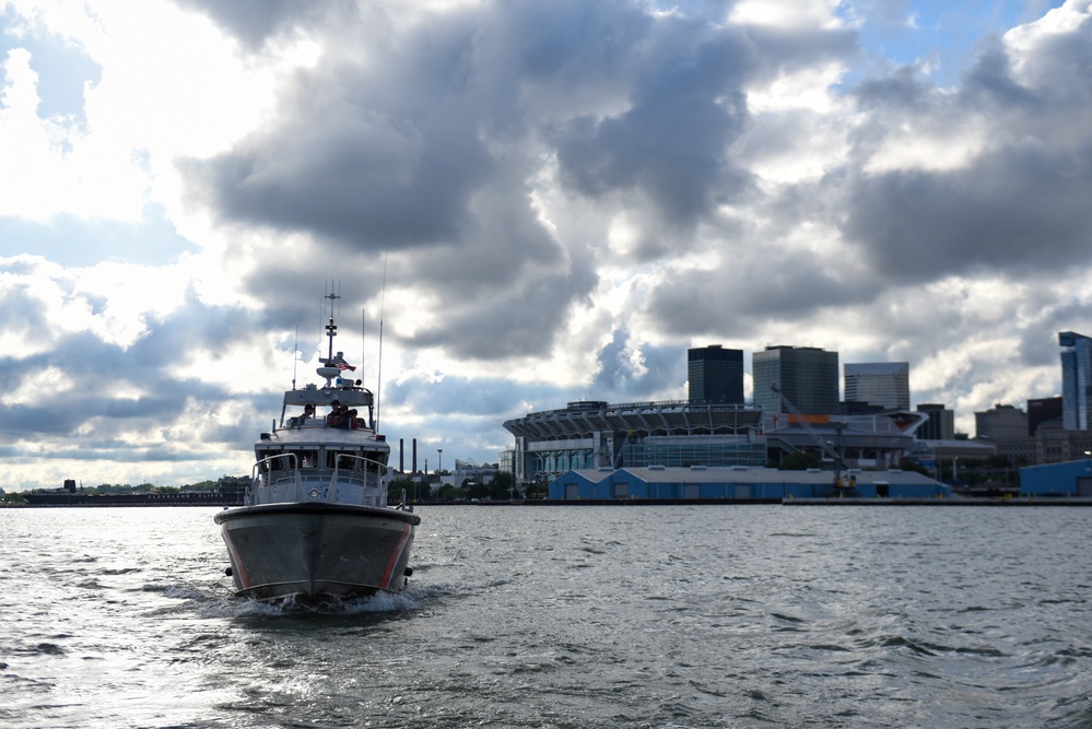 DVIDS - Images - Coast Guardsmen transit final 47-foot Motor Lifeboats ...