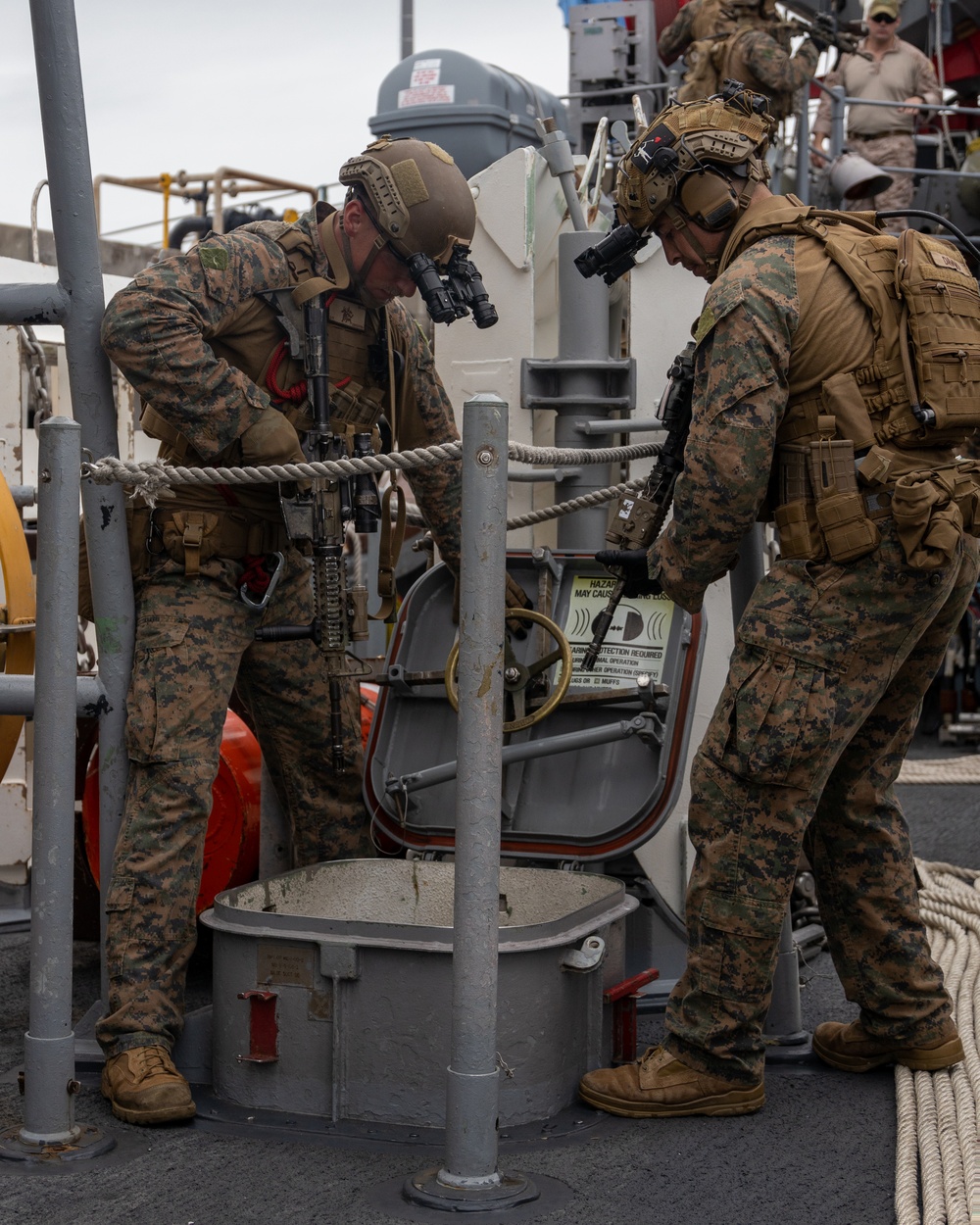 Battalion Landing Team 1/4 conducts a visit, board, search, and seizure exercise aboard the USS Warrior