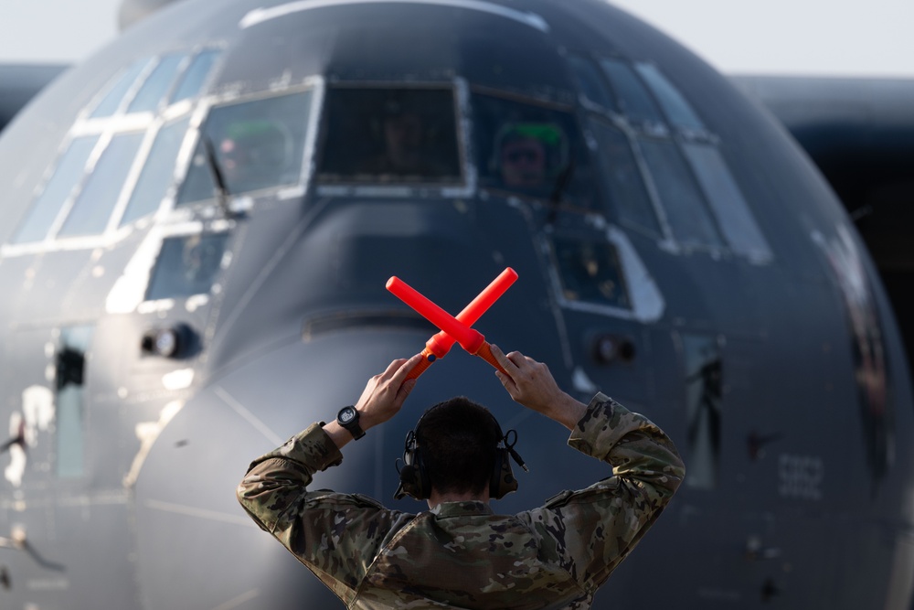 U.S. Navy and Air Force special operations personnel conduct routine training in the Republic of Korea