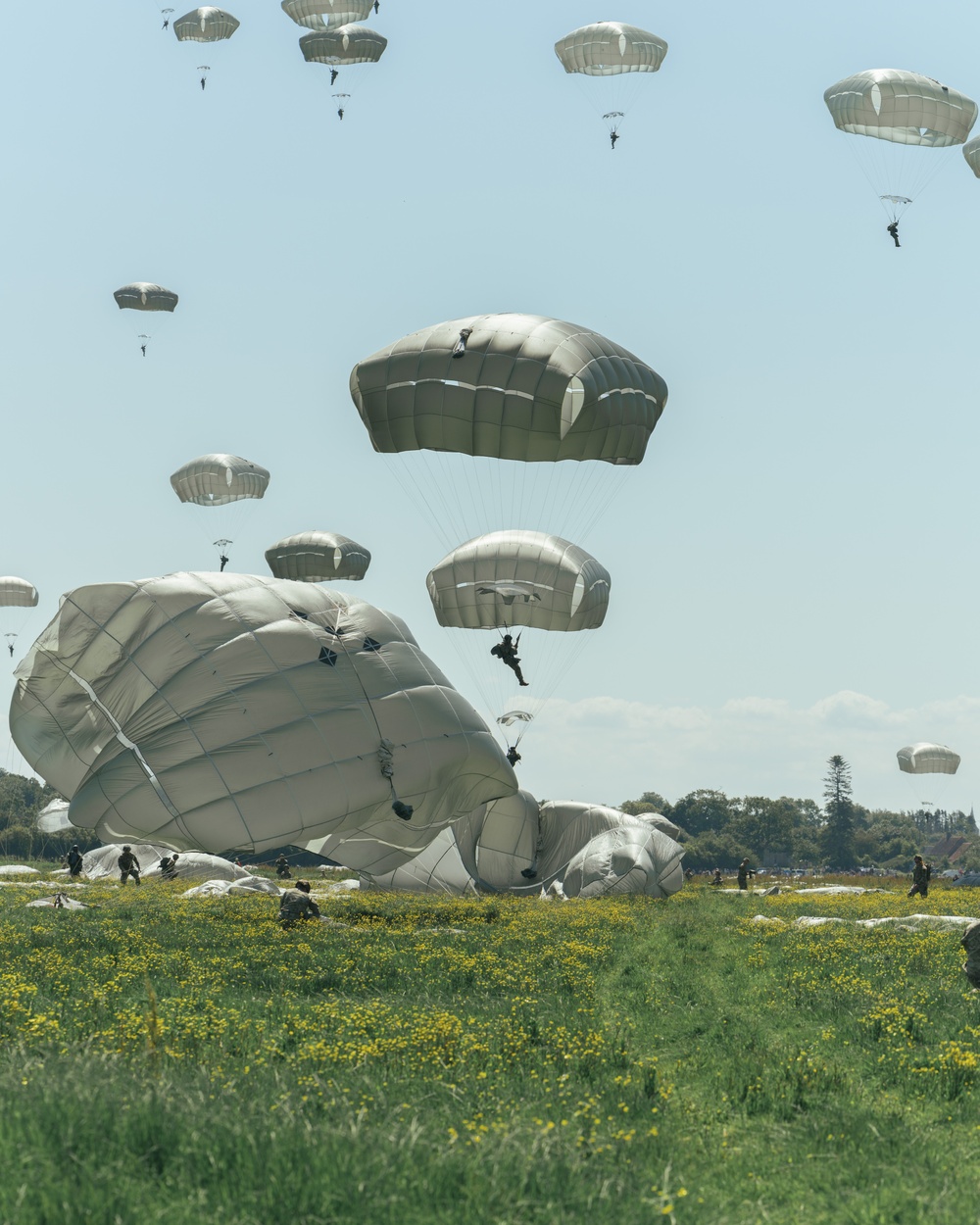 Sky Soldiers Commemorate D-Day 80 During Airborne Operation Alongside other Paratroopers