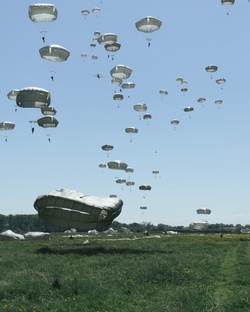 Sky Soldiers Commemorate D-Day 80 During Airborne Operation Alongside other Paratroopers [Image 7 of 9]