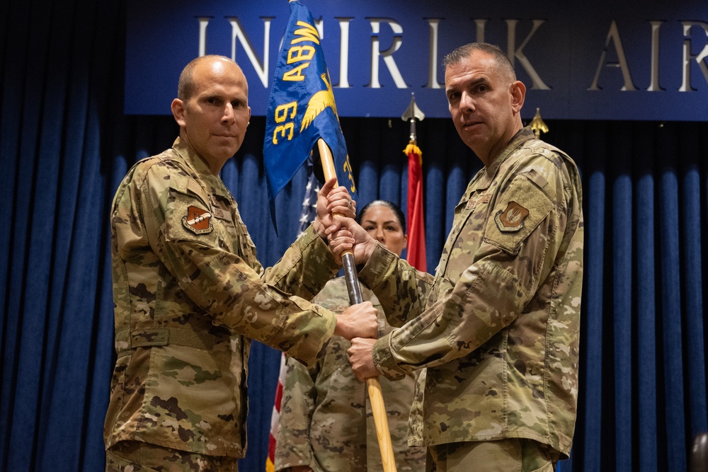 39th WSSG hosts a change of command