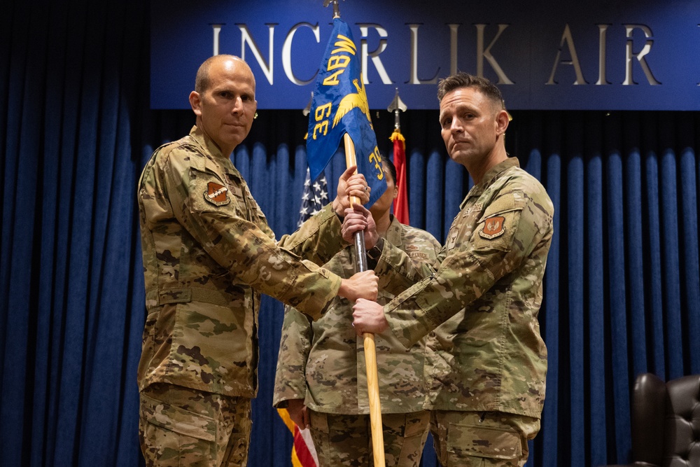 39th WSSG hosts a change of command