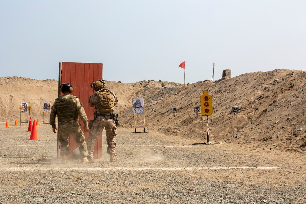 U.S. Marines train using Peruvian Uzi submachine gun during Resolute Sentinel 24
