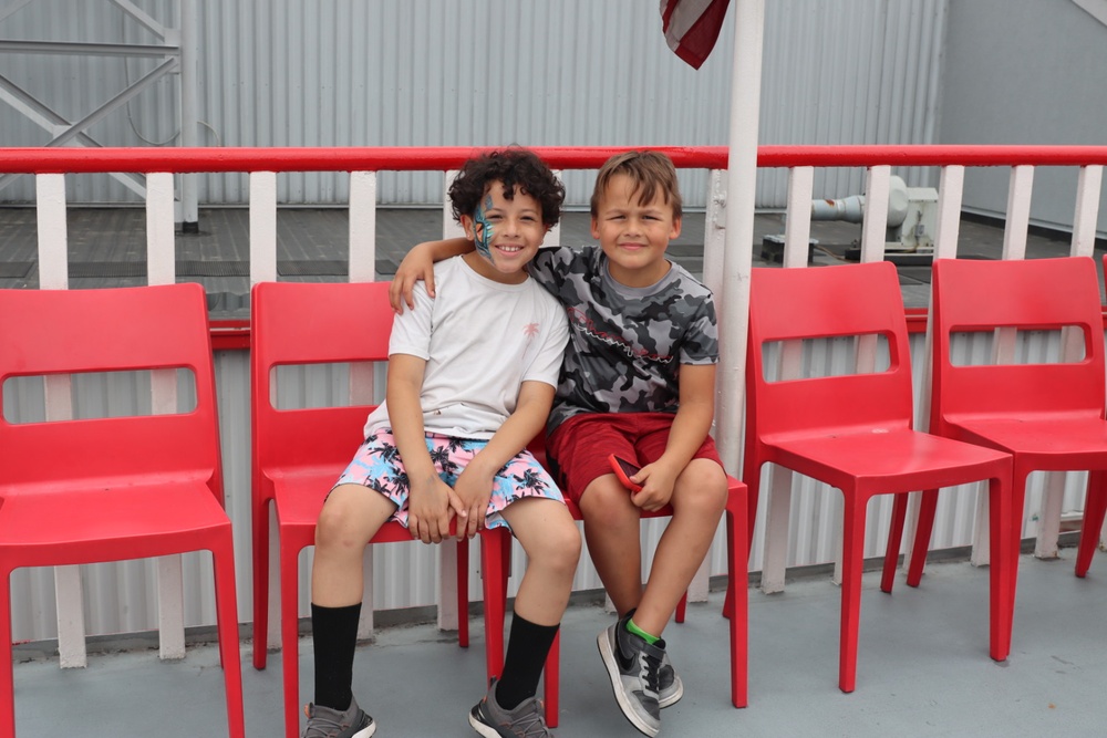 Gold Star Families share tenth cruise on the Ohio River
