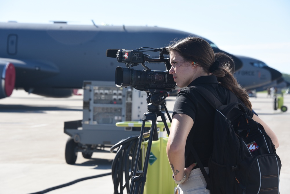 KTIV News reporter videos 185th ARW aircrew