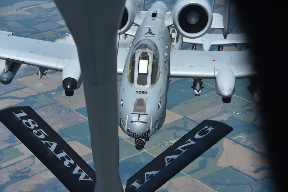 U.S. Air Force A-10 Thunderbolt II gets refueled